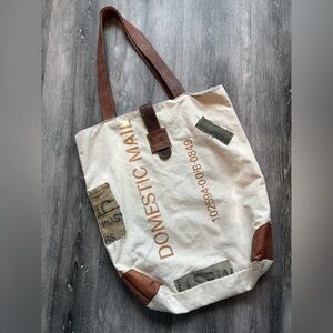 Canvas Barrel Tote Bag with Brown Accents